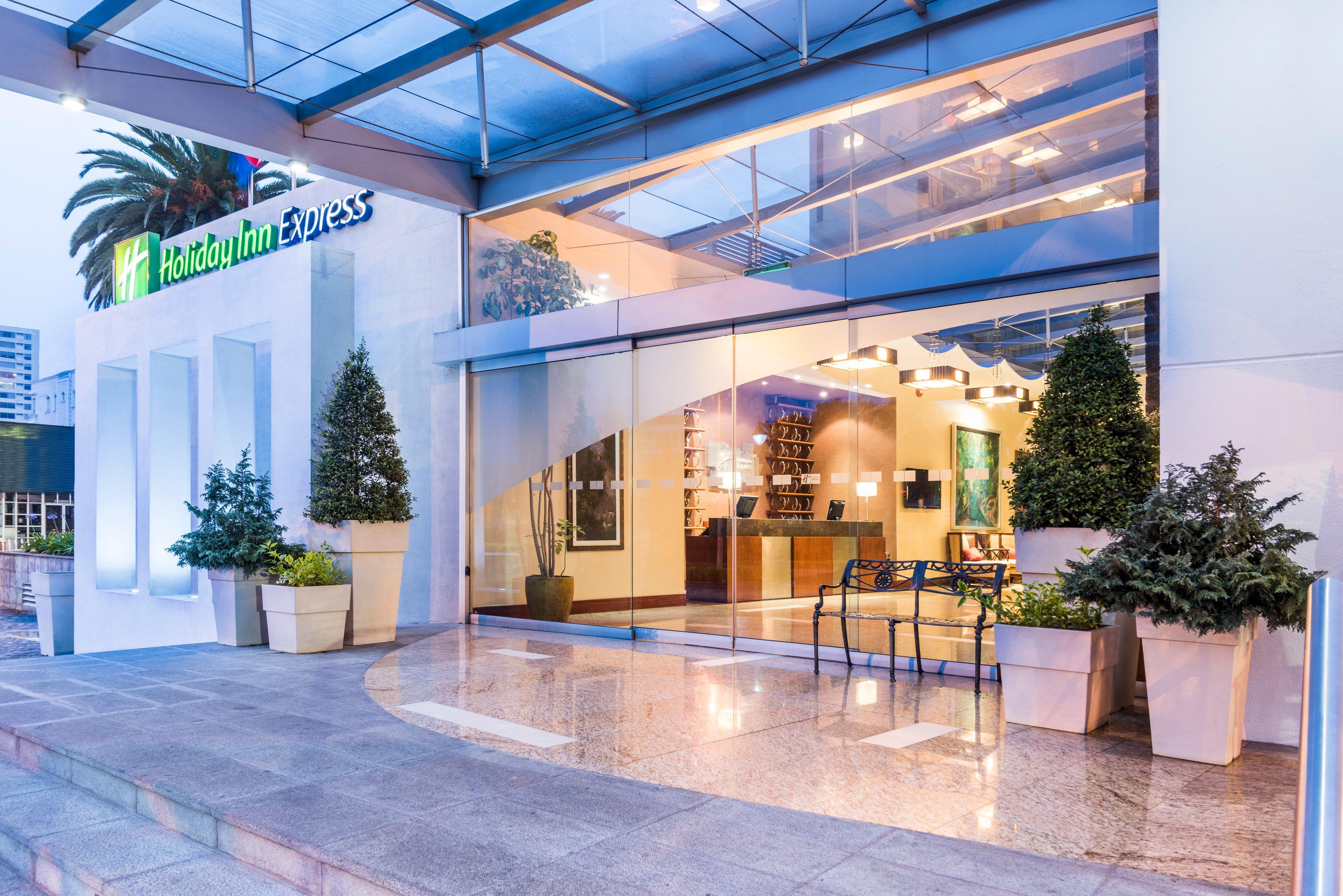 Holiday Inn Express Quito, An Ihg Hotel Exterior photo